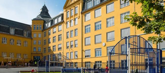 Ila skole og fotballbanen